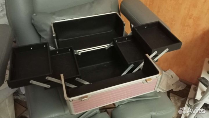 Бьюти-кейс для визажиста Mary Kay