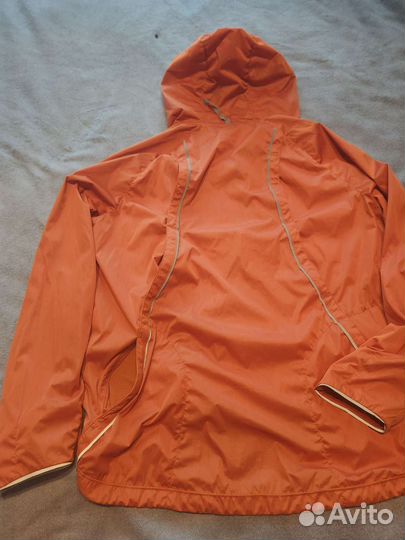 Беговая ветровка женская Nike Shield