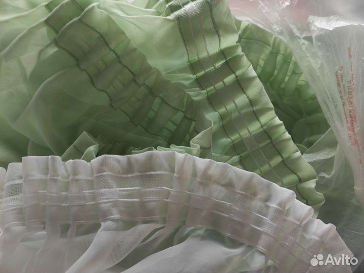 Тюль бежевая и зеленая,разная
