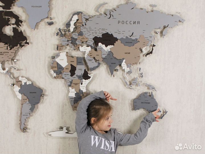 Деревянная карта мира на стену