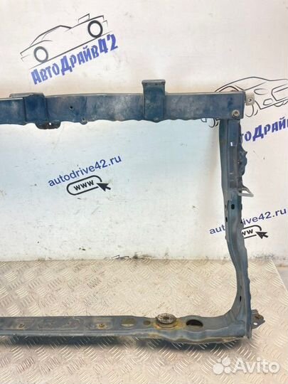 Рамка радиатора (телевизор) Toyota Corolla ZRE151L