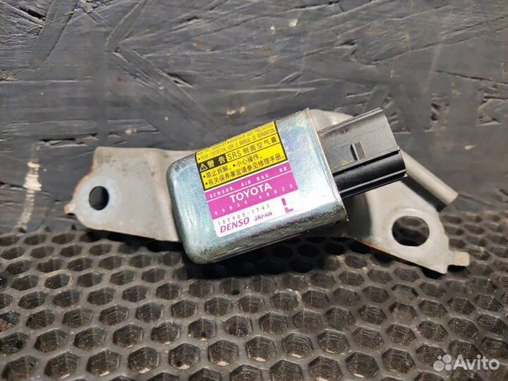 Датчик подушки безопасности задний левый Lexus Rx