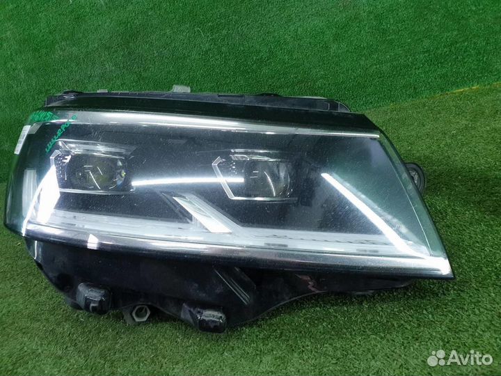 Фара правая Volkswagen California/Caravelle/Multiv