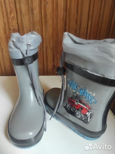 Резиновые сапоги детские новые