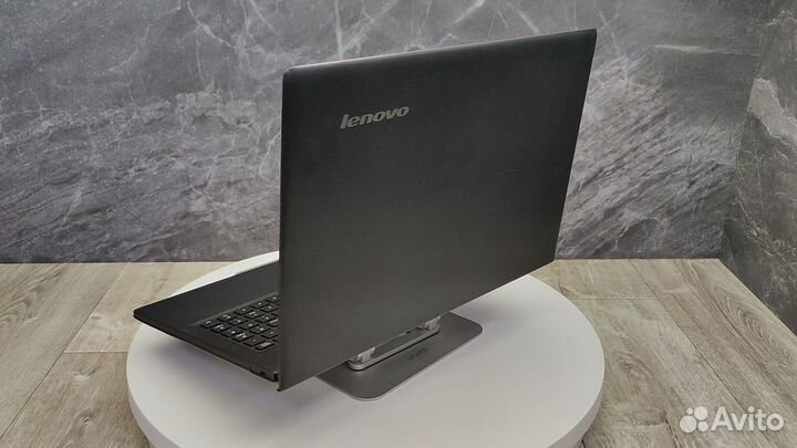 Lenovo 100-15IBD / i5 / SSd / GeForce 920m 2gb