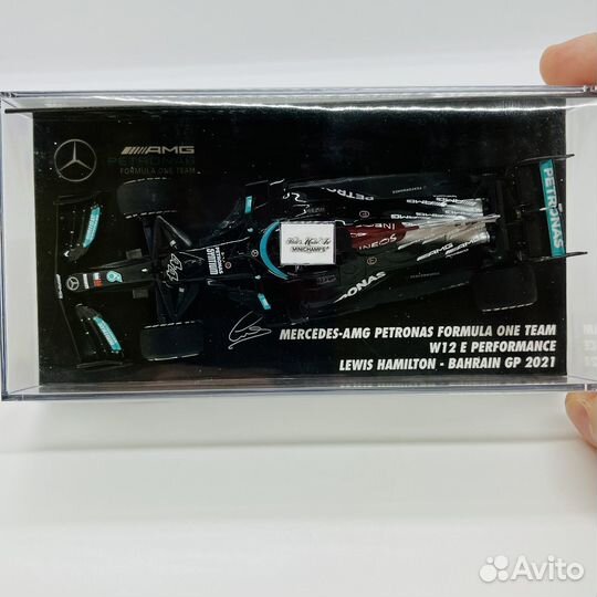 L.Hamilton Mercedes-AMG F1 2021 Minichamps 1:43