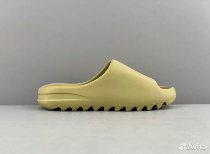 Шлепки женские adidas Yeezy slide