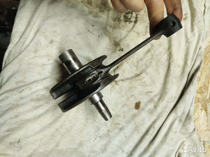 Коленвал Иж юпитер правый