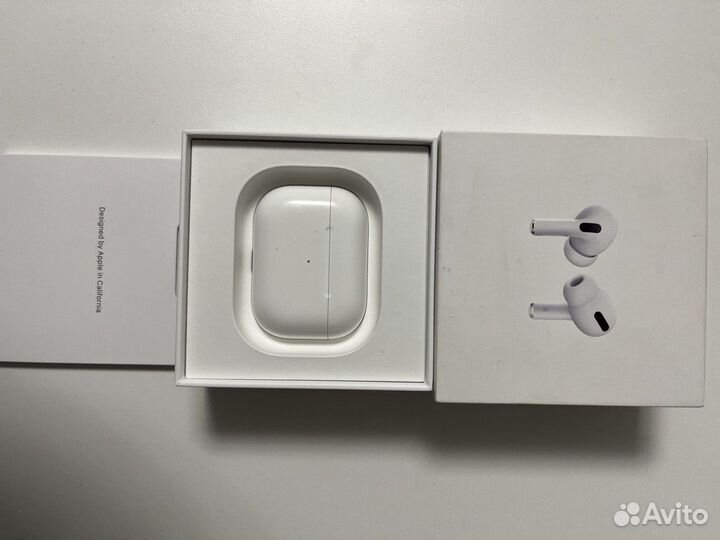 Беспроводные наушники apple airpods