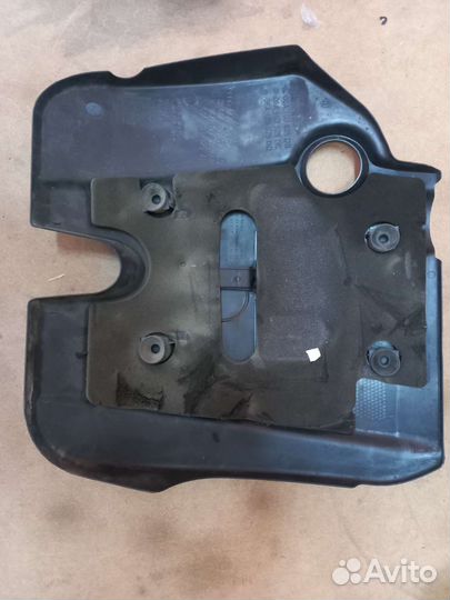 Накладка двигателя декоративная Octavia