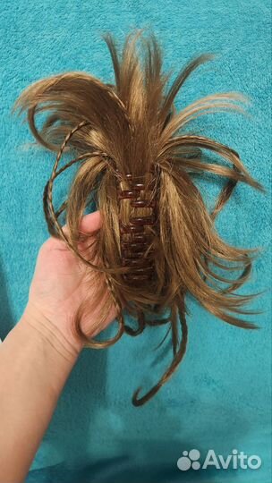 Накладка на волосы крабик с косичками русый 20см