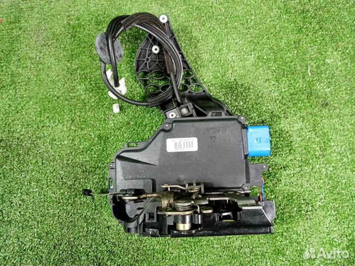 Замок боковой двери передний правый Porsche