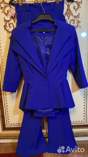 Брючный костюм