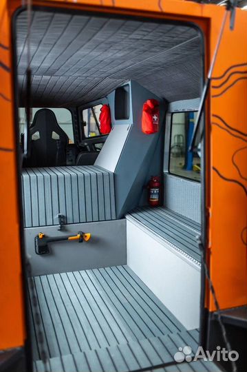 Гусеничный снегоболотоход амфибия