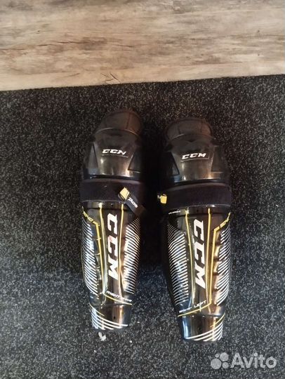 Щитки хоккейные CCM