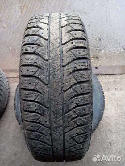 Bridgestone Ice Cruiser 7000 235/65 R17
