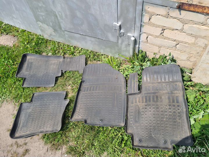 Коврики в салон на hyundai solaris 1 поколение