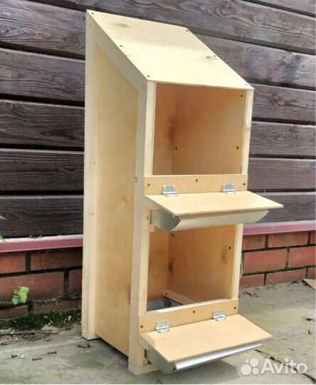 Гнездо для кур деревянное 1-2