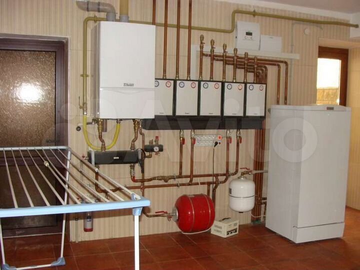 Дом 1100 м² на участке 14 сот.