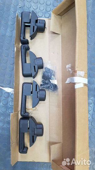 Крепление пластикового бокса к релингам на а/машин