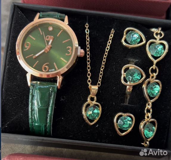 Часы женские наручные 25 розово-изумрудные сердца