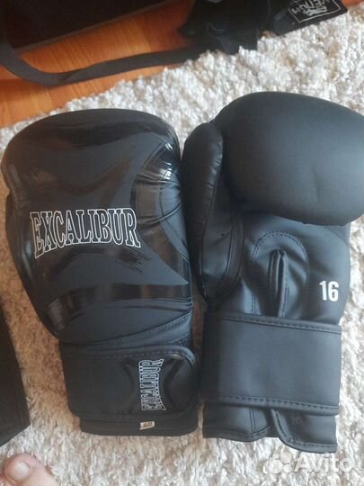 Боксерские перчатки 16 унций