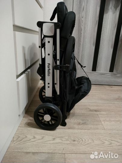 Прогулочная коляска новая