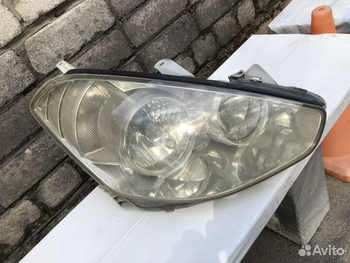 Фара правая Caldina 241, 2002-2005