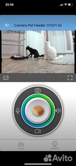 Автоматическая кормушка с камерой для животных