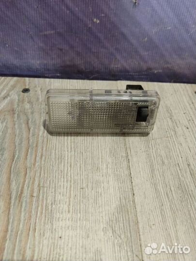 Плафон Подсветка фонарь салона Nissan X-trail T31