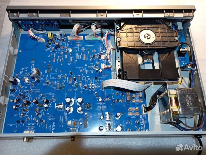 CD плеер NAD C 525BEE неисправный