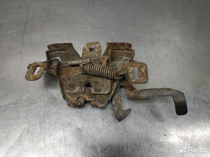 Замок капота Mitsubishi Carisma DA1 4G92