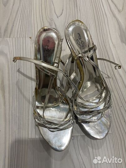 Туфли белые 38р, серебристые 40р