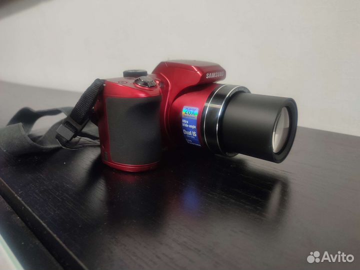 Зеркальный фотоаппарат Samsung WB100