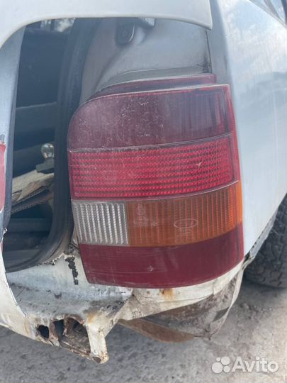 Фонарь задний правый ford Sierra DD универсал