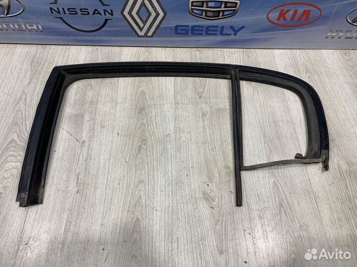 Уплотнитель зад проема стекла двери renault megane