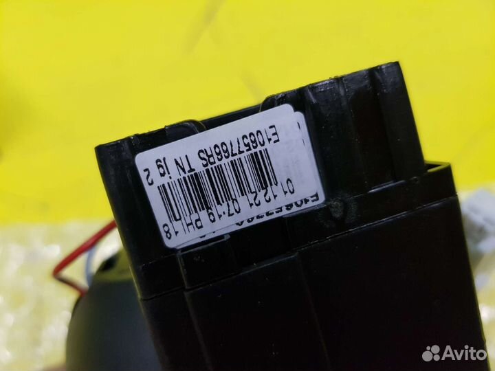 Переключатель подрулевой Renault Duster 255407916R