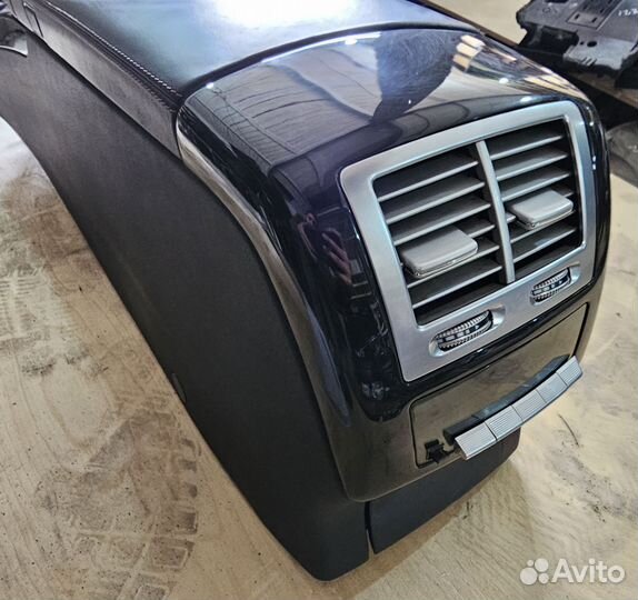 Центральный подлокотник Mercedes W221 рест