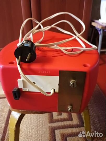 Электрическая сушилка рук 