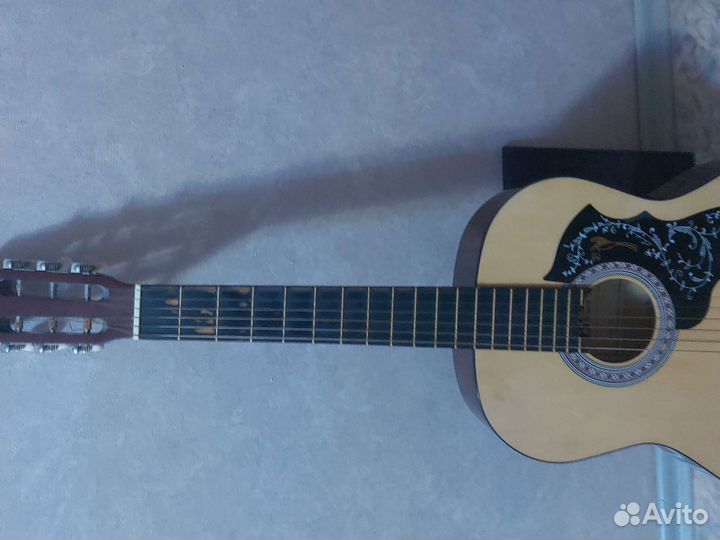 Акустическая гитара