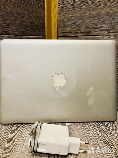 Apple MacBook Pro 13 i5 12gb SSD