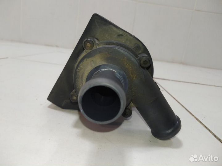 Насос водяной дополнительный Volkswagen Tiguan 5N1