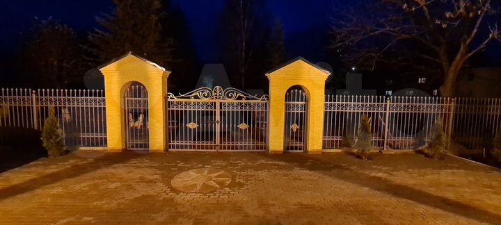 Коттедж 500 м² на участке 30 сот.