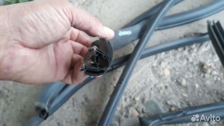 Резинки уплотнители дверей nissan wingroad y11