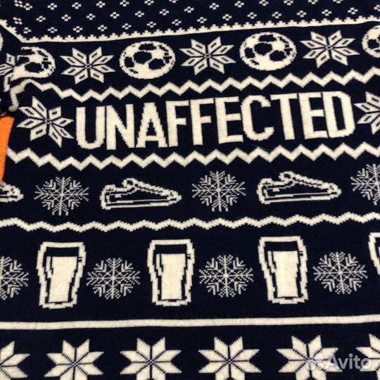 Свитер unaffected