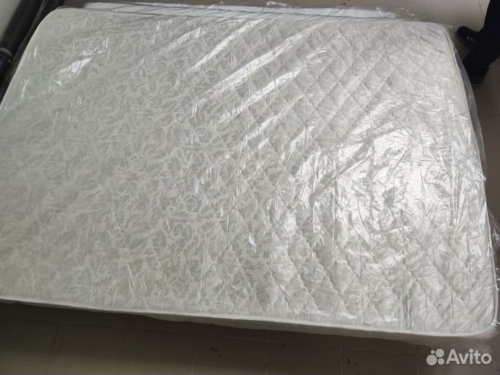 Матрас новый пружинный 140х200