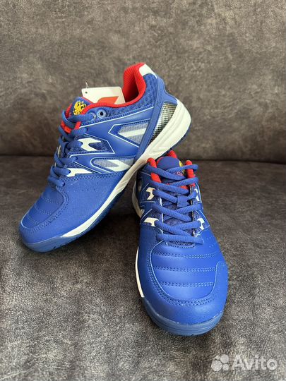 Продам кроссовки Forward