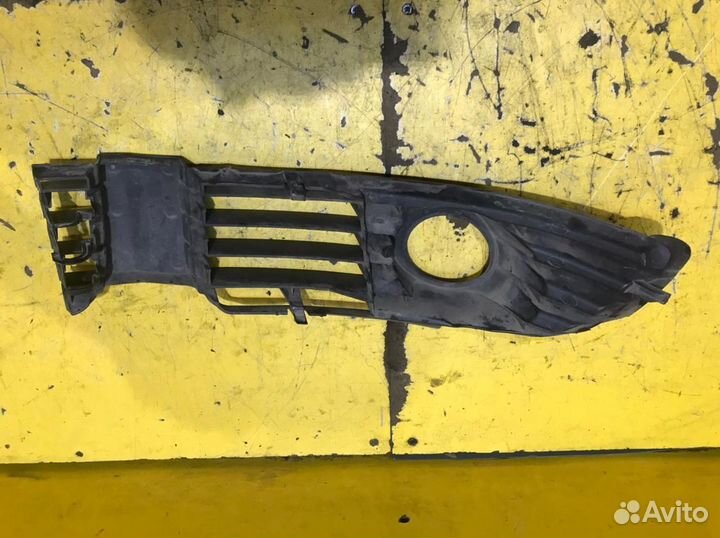 Оправа противотуманной фары Volkswagen Passat 2000