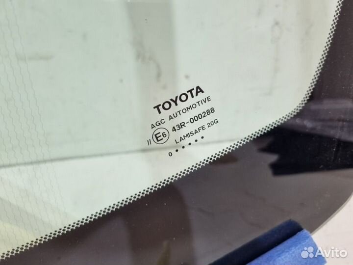 Стекло лобовое Toyota Camry V55 2014-2018