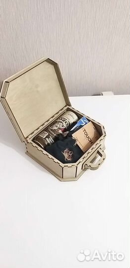 Коробка подарочная.гравировка по желанию +50р